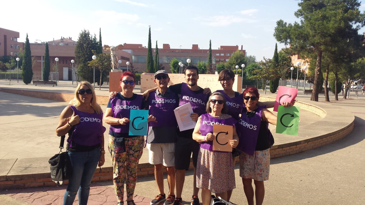 Pod_Lega_Norte's tweet photo. Ahora en Plaza del Laberinto te informamos de las razones para la #MocionDeCensuraAlPP https://t.co/GqJCewpMds