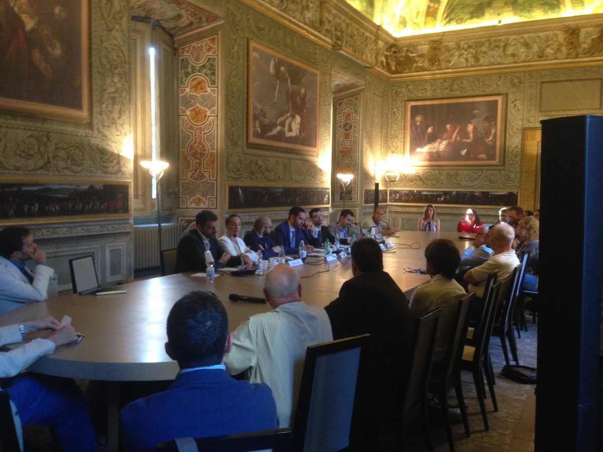AlternativaEU's tweet photo. #AE @centrostudiusa con @gdemocratici @Strade_Magazine @Anci_Giovani #USA #Populismi#Trump#Macron #UE #climatechange https://t.co/jOGfi0EHBL
