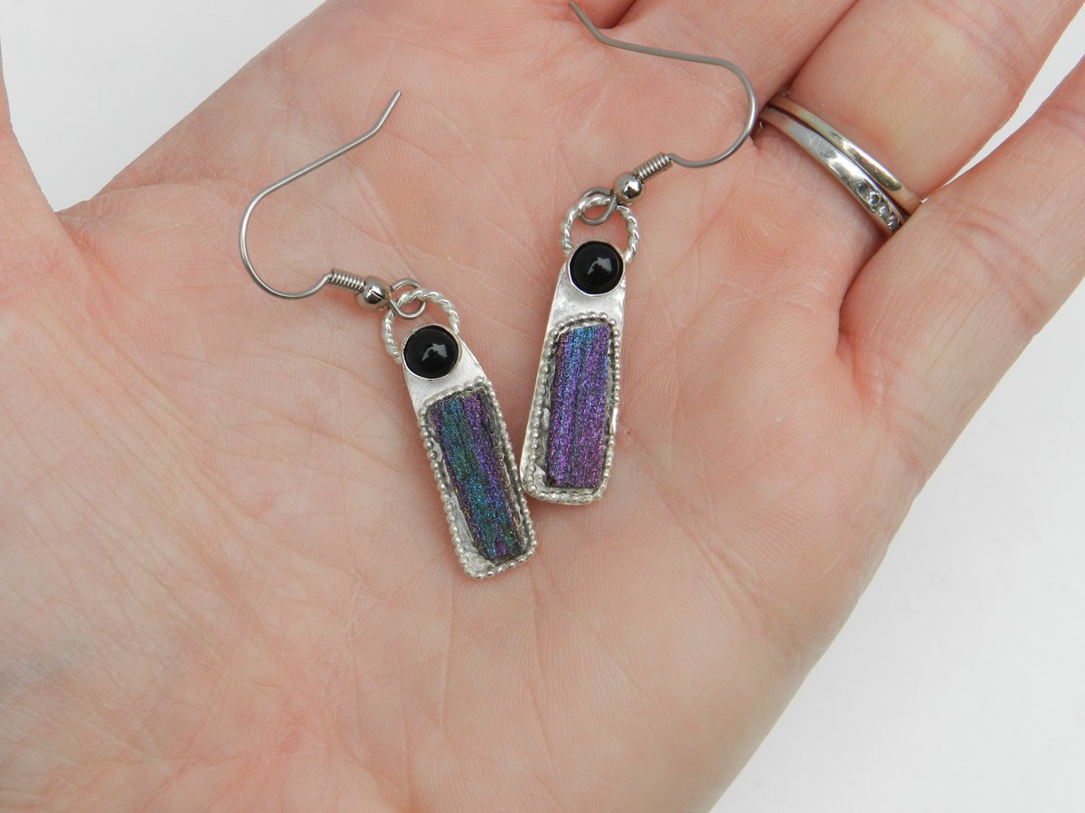 blackkittie's tweet photo. Rainbow hematite collection! In my #etsyshop #rainbowHematite https://t.co/R6wgP0d3nd