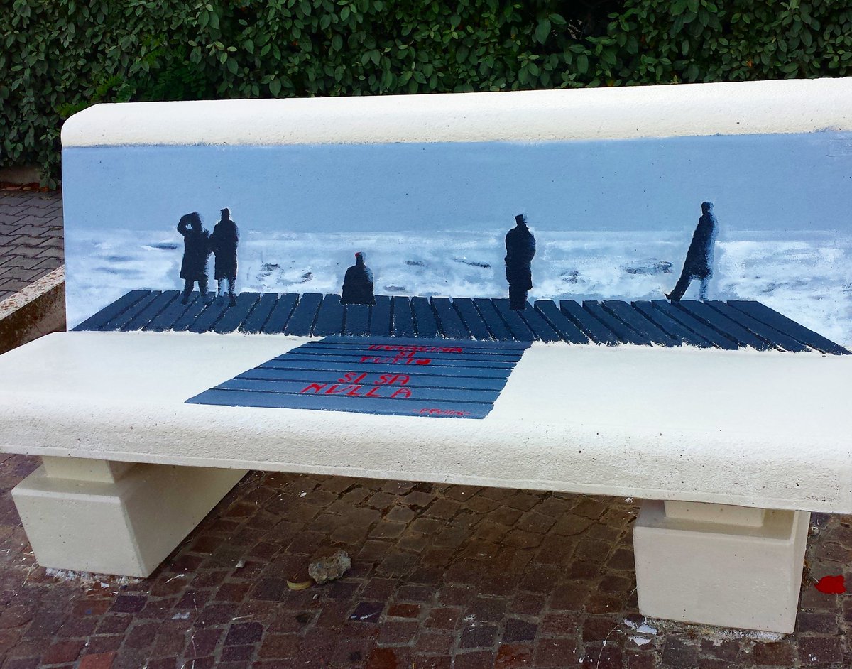 lucania_damare's tweet photo. #TalkingBench: il #lungomare di #NovaSiri si colora d' #arte e riporta  in vita: #Seneca, #Platone, #Fellini, #KurtCobain, #Audreyhepburn https://t.co/exOukf1aIT