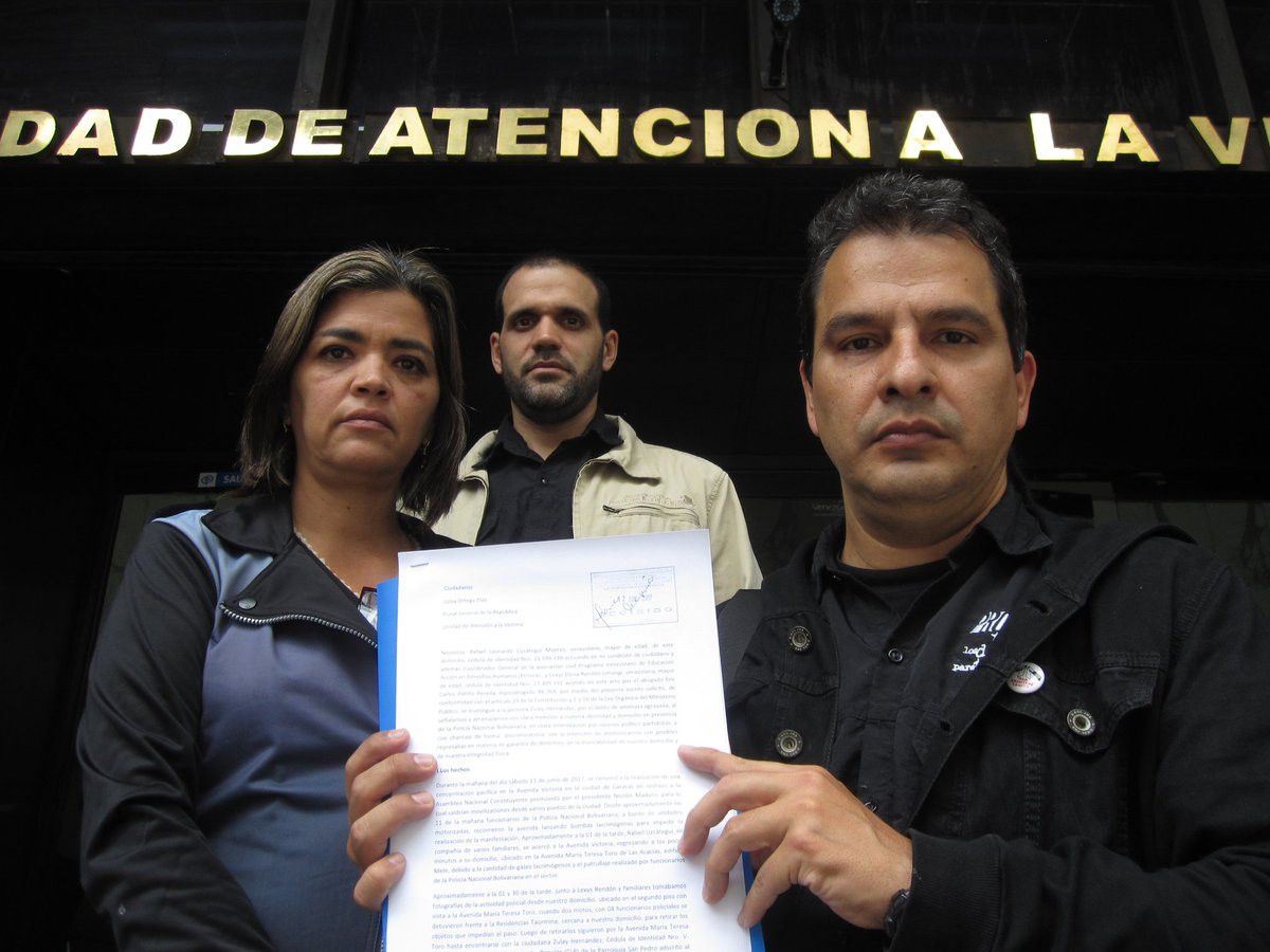 leeficcion's tweet photo. Hoy #12Jun interpusimos denuncia ante @MPvenezolano por actos de hostigamiento y amenazas contra @fanzinero y @lexysrendon #Provea #LabPaz https://t.co/Q2BYbrSiUE