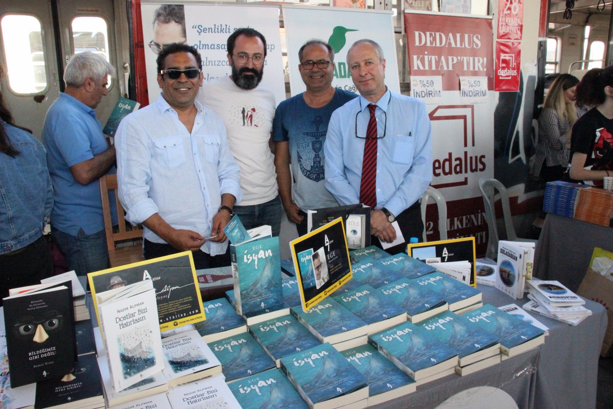 nasuhbektas's tweet photo. Ege ilk kitabı "İsyan" için Kadıköy Kitap Fuarında imza günündeydi
#GardaKitap
@a7kitap https://t.co/RzfqS4M9Rc