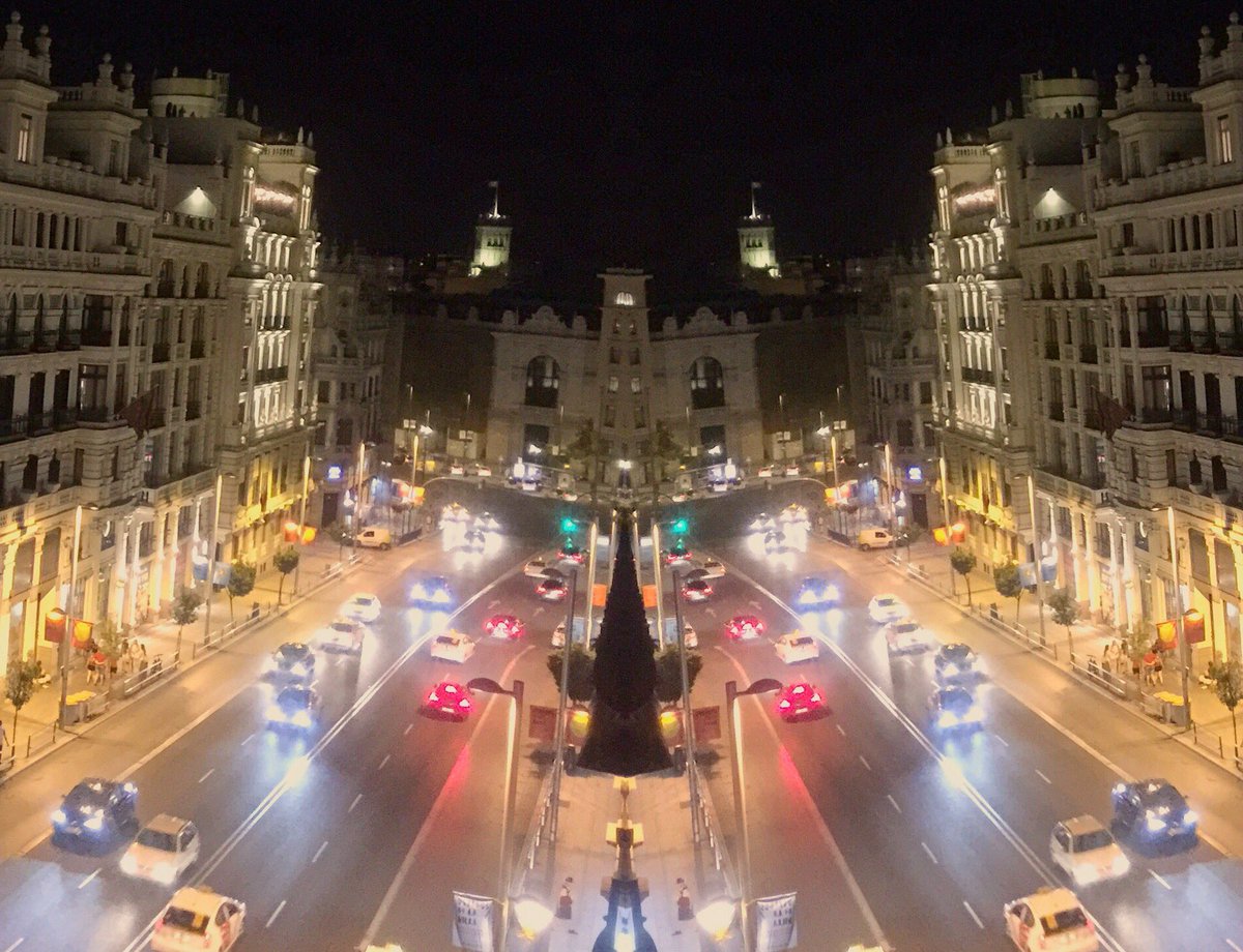 jjsets's tweet photo. #RoomWithAView #Madrid #GranVia #BuenasNoches #MyBoys #SummerVacation🏝#GraduationVacation🎓 https://t.co/pwIDYn1q9N
