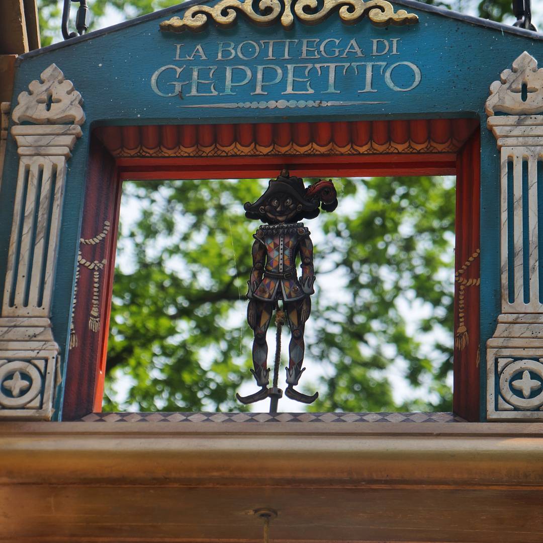 3.Juni. 2017
.
Beleef deze interactieve zoektocht naar Pinokkio in het Sprookjesbos.
.
#sprookjesbos #efteling #sprookjes #pinokkio