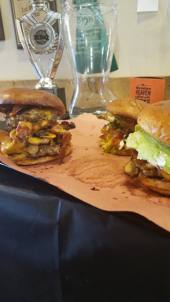 BIGGSMOAKBBQ's tweet photo. Wicked double bacon mushroom burger fried red onions mayo all on a nice toasted butter bun #burgerroute https://t.co/BvJPf8XHSr
