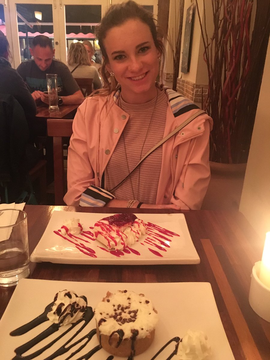 NatalieMickley's tweet photo. Tonight I realized y I can't get a date https://t.co/3E81JosZH8