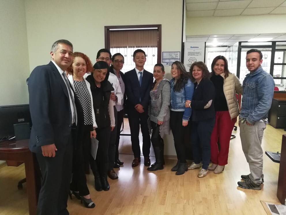 LabtronicsSas's tweet image. Jack Lin gerente de Urit Medical y el equipo de ingeniería de labtronics trabajando para ofrecerle la mejor tecnología.#FelizLunes