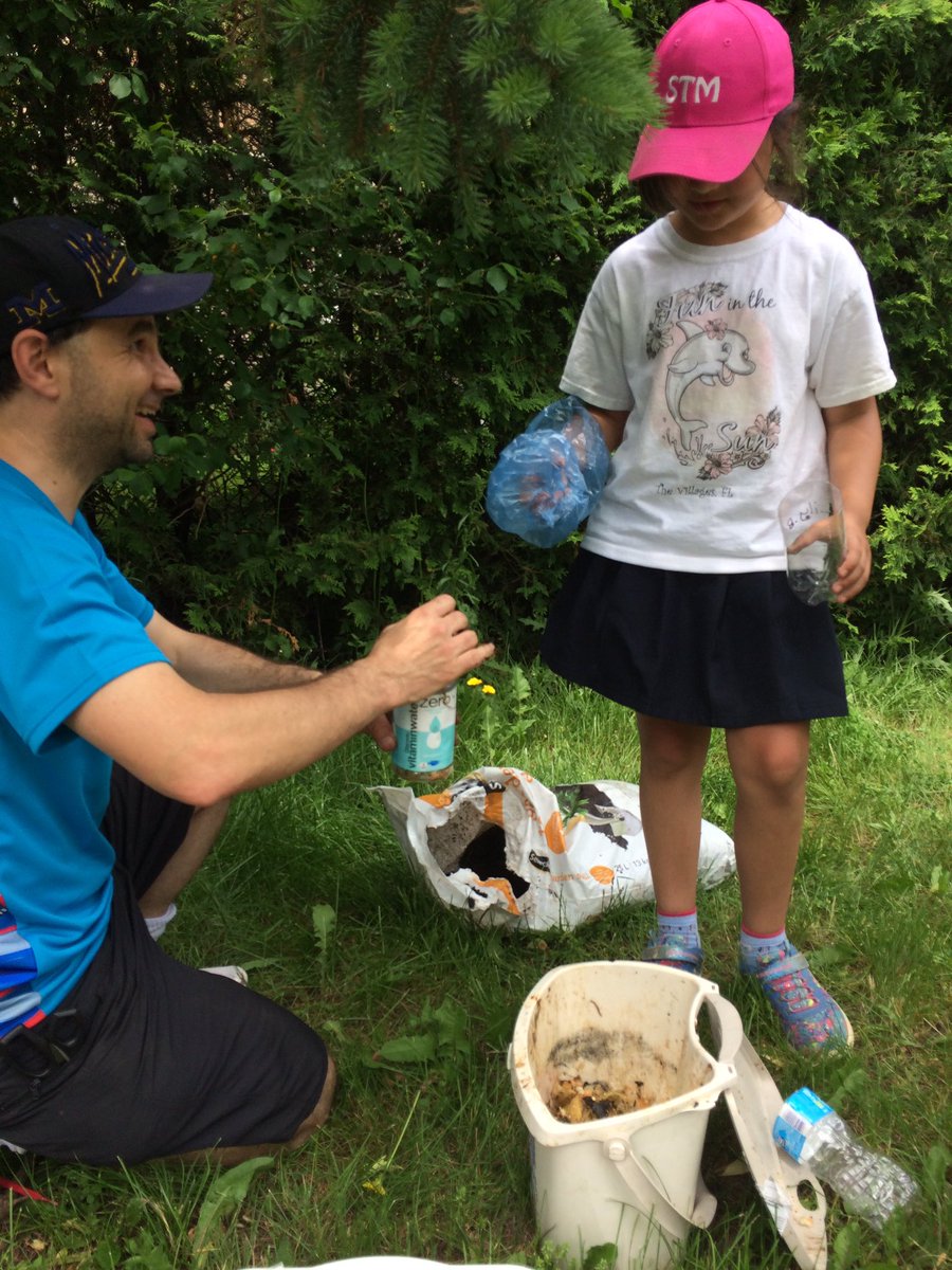 florianetsering's tweet photo. Stations about different type of soil today :soil art, composting, brainstorming, shaping @MichaelTrinca23 @ThomasMoreOCSB #outdoor learning https://t.co/3Q2Tnw1cvn