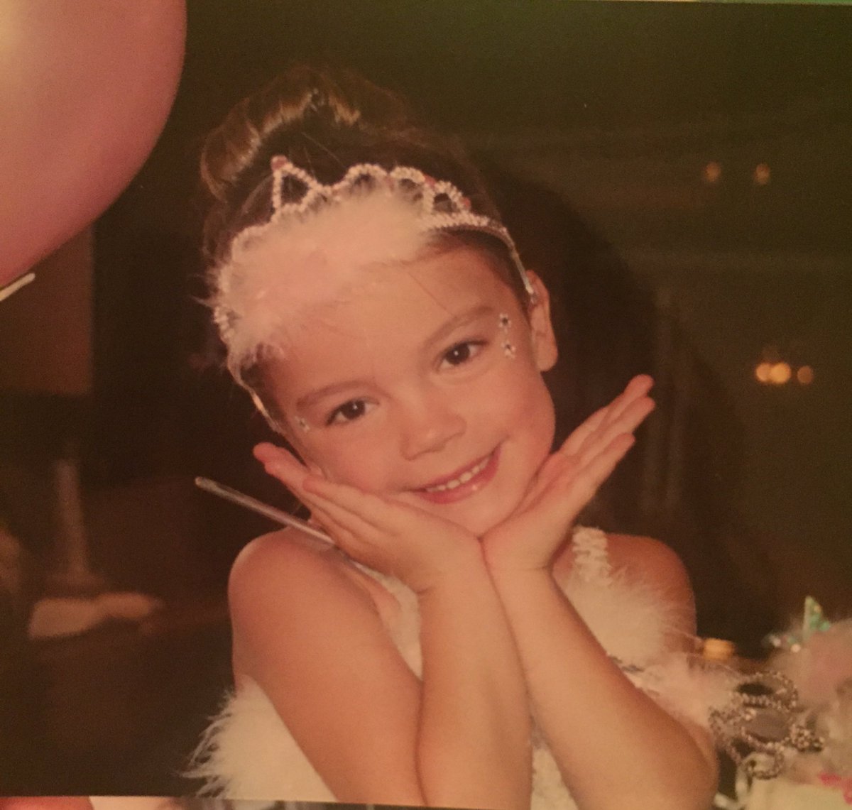 Livcapranica's tweet photo. Happy birthday to the best friend and sister ever!!!!!💜👭🎉 @CapranicaEmma https://t.co/nUowXgTLuq