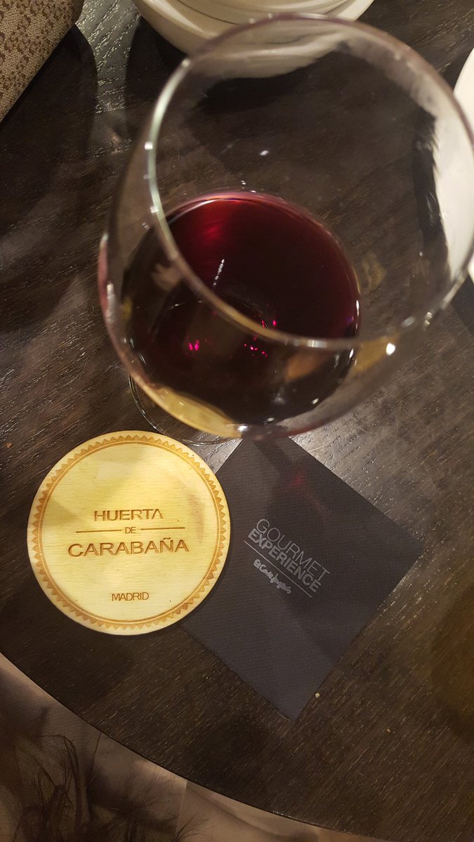 evamaria_evi86's tweet photo. 👱👧 #Bordiu #Amigazas #Vino #PreCena  🎀🎀 #GourmetExperience @elcorteingles  #Goya https://t.co/kDSo7x3AJU