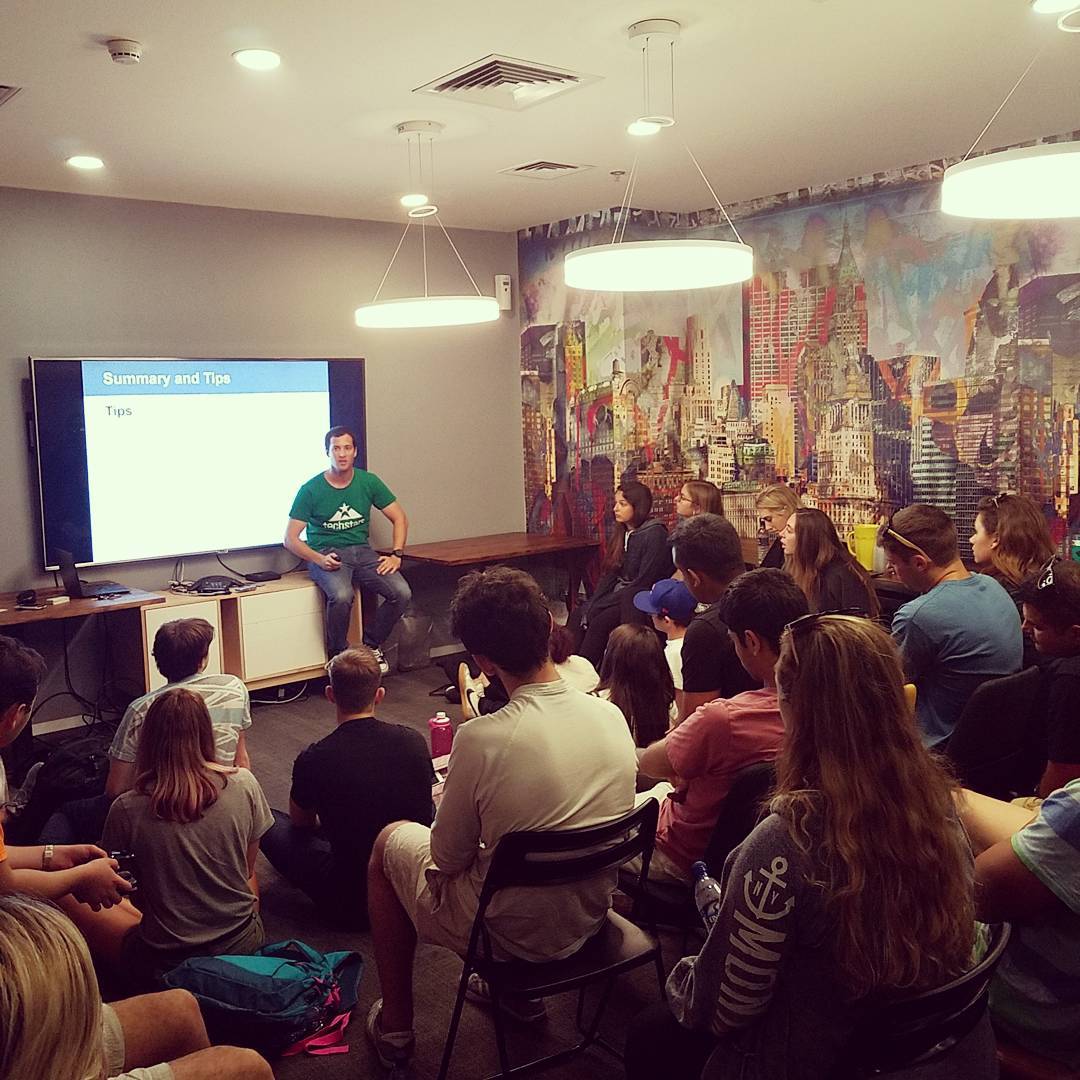 AssafLuxembourg's tweet photo. Providing some practical tips for the @birthright experience to @shorashim #business group | #Bus120 https://t.co/5P81QmAIKx