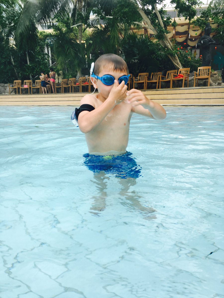 Andrea_nicole77's tweet image. Fun in The Water @CenterParcsUK @AdvancedBionics #AquaKit #BionicEars #CanHearInWater #Amazing