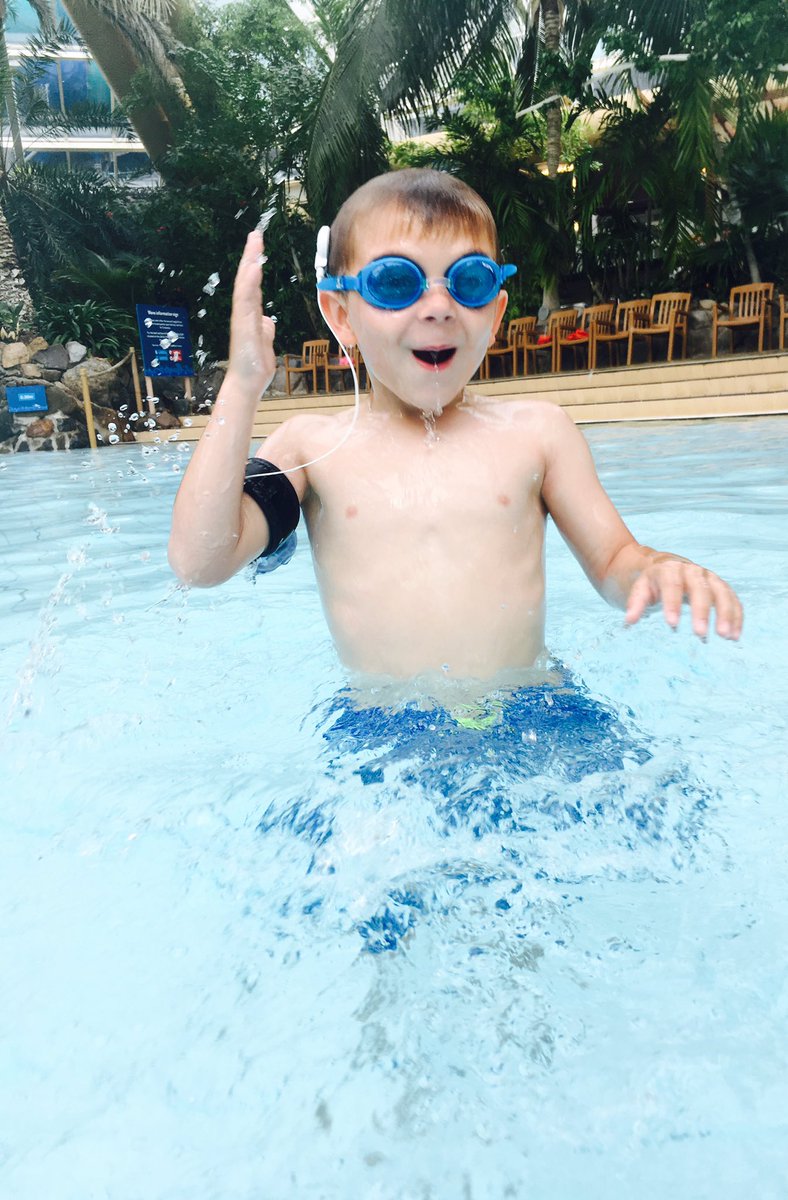 Andrea_nicole77's tweet image. Fun in The Water @CenterParcsUK @AdvancedBionics #AquaKit #BionicEars #CanHearInWater #Amazing
