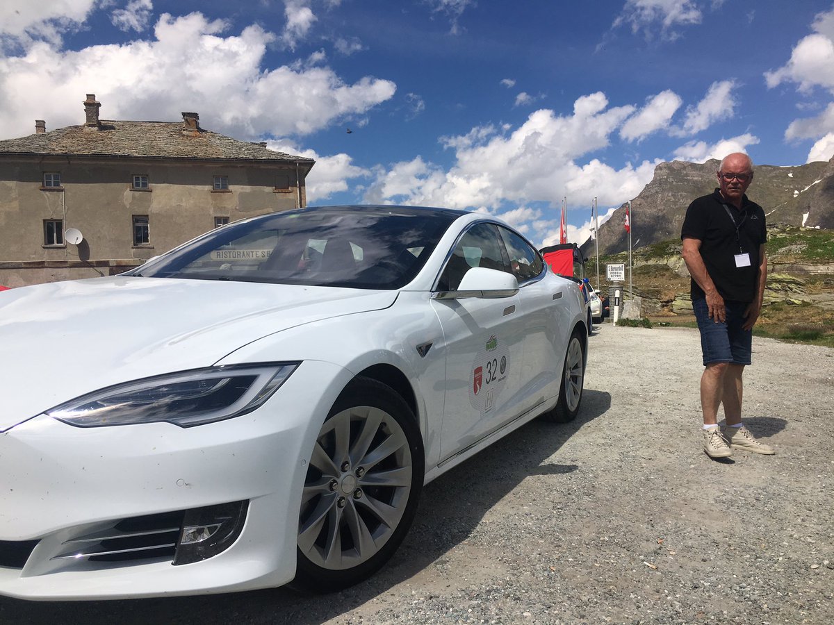 TeamTeslaS's tweet image. Some Views of the day! Meet and great with Model X Team from #TeslaSharing  #Wave2017 #eGrandTour