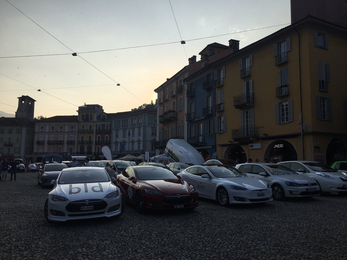 TeamTeslaS's tweet image. Some Views of the day! Meet and great with Model X Team from #TeslaSharing  #Wave2017 #eGrandTour