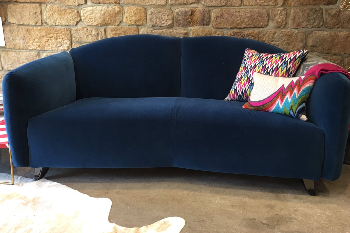 ElNiInteriors's tweet photo. Good evening #harrogatehour #Grababargain Summer sale PREVIEW this Thursday - eg this #Italian #sofa less 40% 😍😍 https://t.co/k6671s254G