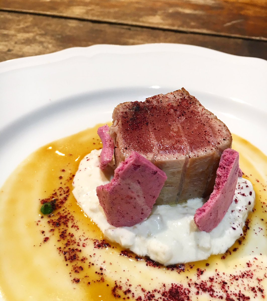 Tuna, burrata cheese, dajkon, ponzu sauce and ibiscus meringue by <a href="/ChefPerbellini/">Giancarlo Perbellini</a> at Spazio Orlandi in Milano!! 🐟😍🙏🏻#7spaghi #italy