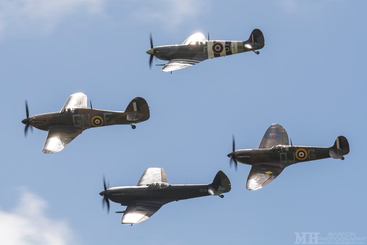 What a sight & sound. Quartet of fighters beautifully displayed by @RAFBBMF in a patch of stunning blue sky at @cosfordairshow #LestWeFoget