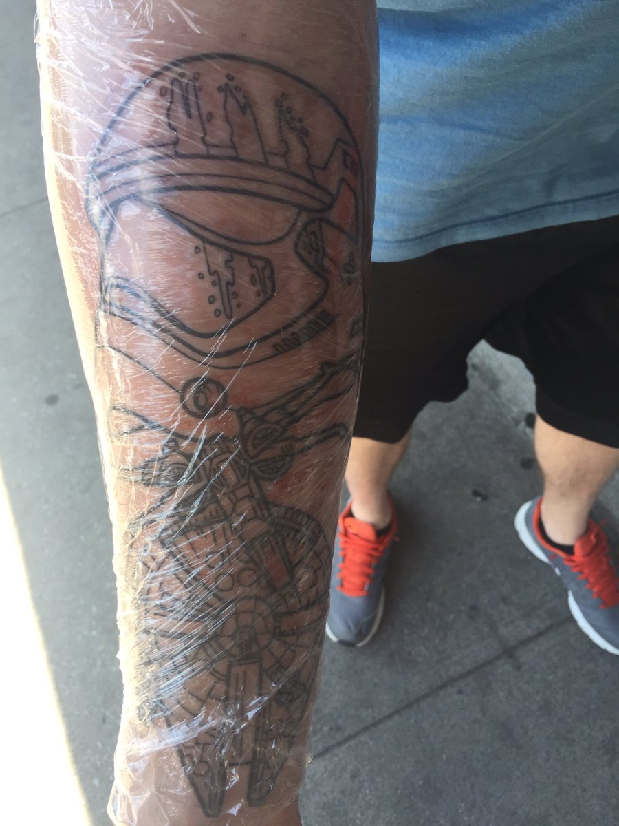 MoyjoLovesMe's tweet photo. All the outline is done! He is a champ! Cookie break then back for the shading! @m0yj0 https://t.co/27chjHLlaN