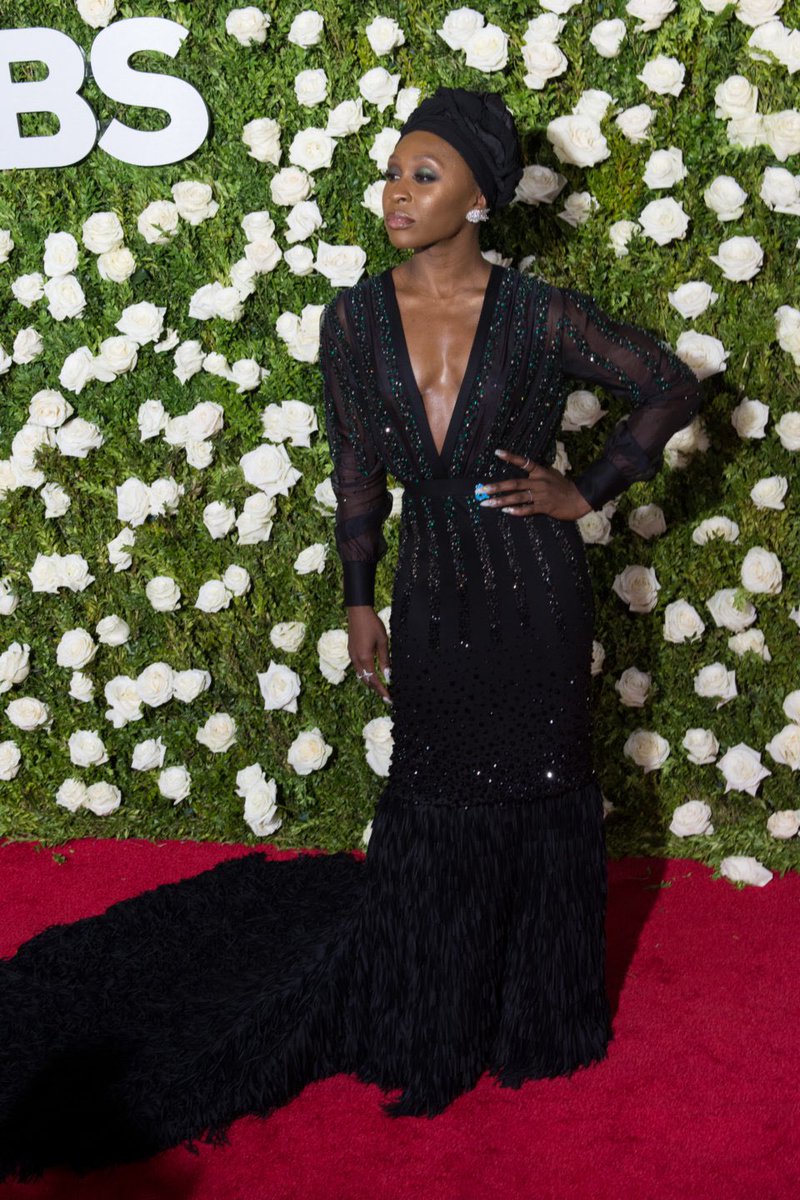BEST DIVA MOMENT: @CynthiaEriVo in Chris Gelinas and <a href="/LeightonJewels/">Fred Leighton Jewels</a> 🏆 bit.ly/2sllKgq