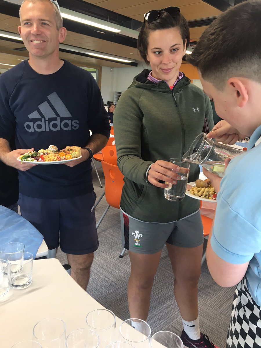 A fantastic feast to kick start healthy eating week! Yr9 Catering group cook up a wonderful buffet for staff #HealthyEatingWeek #BNF 🍽🍽