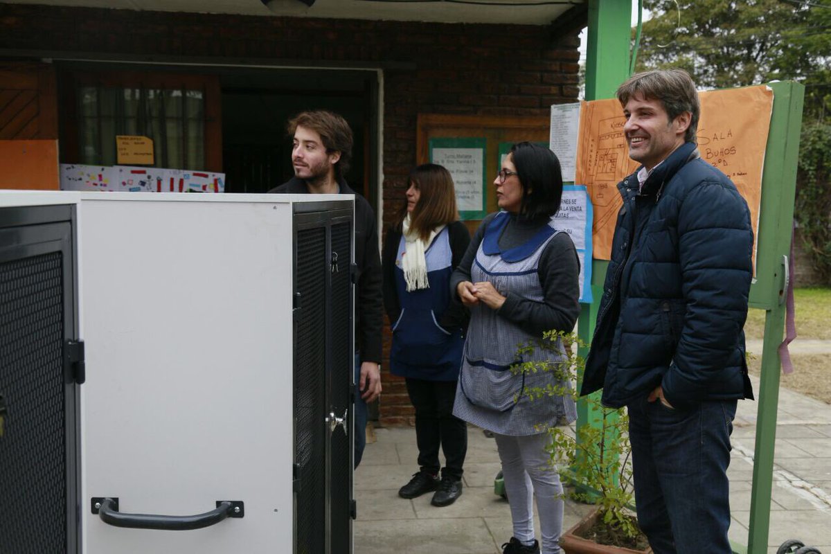 Gracias a la gestión de la Dirección general de cultura y educación de la Provincia se entregó mobiliarios didácticos al jardín 916. #Tigre