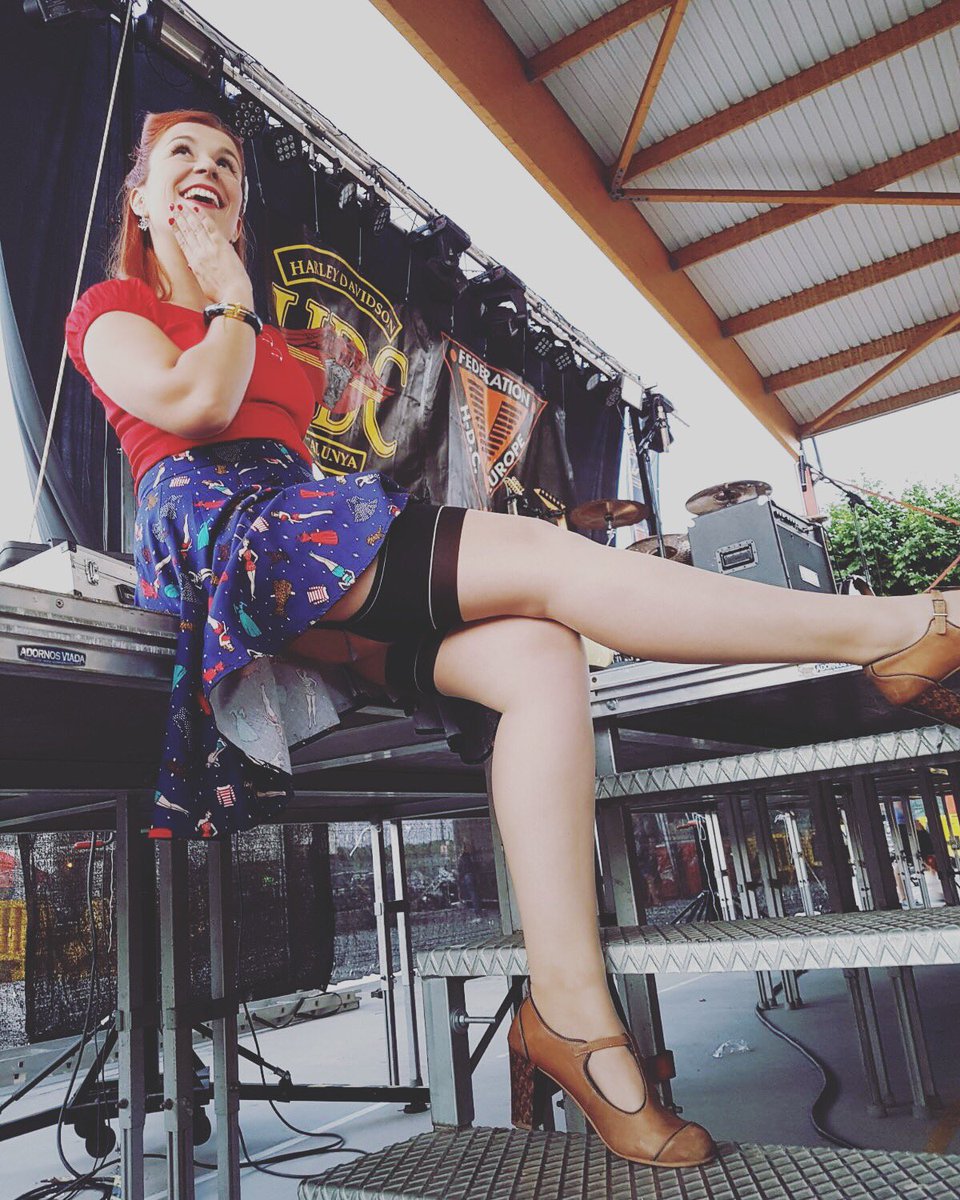 pinupcatcom's tweet photo. Después del desfile de #HDCCatalunya en #Banyeresdelpenedès #pinupgirl https://t.co/TnGuC4PpzH