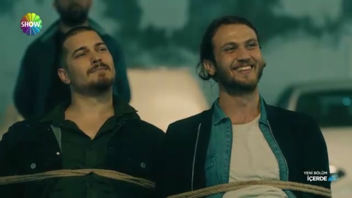 DiziciBagyan's tweet photo. Başım döndü amk bu ne. 

Neyse Yılmaz Brothers hala önde 😂 #içerde #Kardeşlerİçerde https://t.co/mr6zGIYa8C