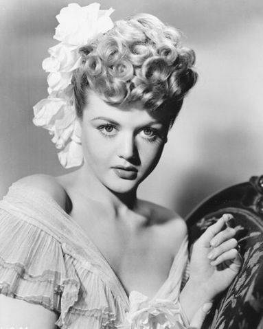 dilloconunciak's tweet photo. #Young Angela Lansbury ❤️ https://t.co/nl2KlJVyzA
