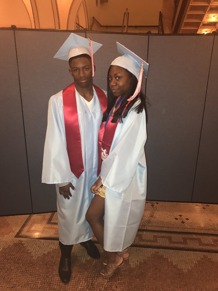 Tndo_deuce2's tweet photo. Graduated today 😈🤘🏾 https://t.co/HSSvh1F22g
