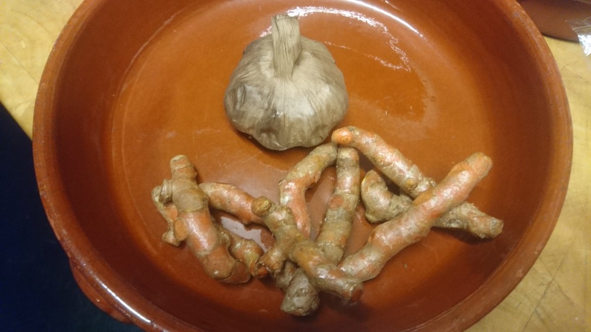 BoleynsBistro's tweet photo. This week's new ingredients!!! Can't wait to use them. Black garlic and fresh tumeric. https://t.co/ue4uDjlivh