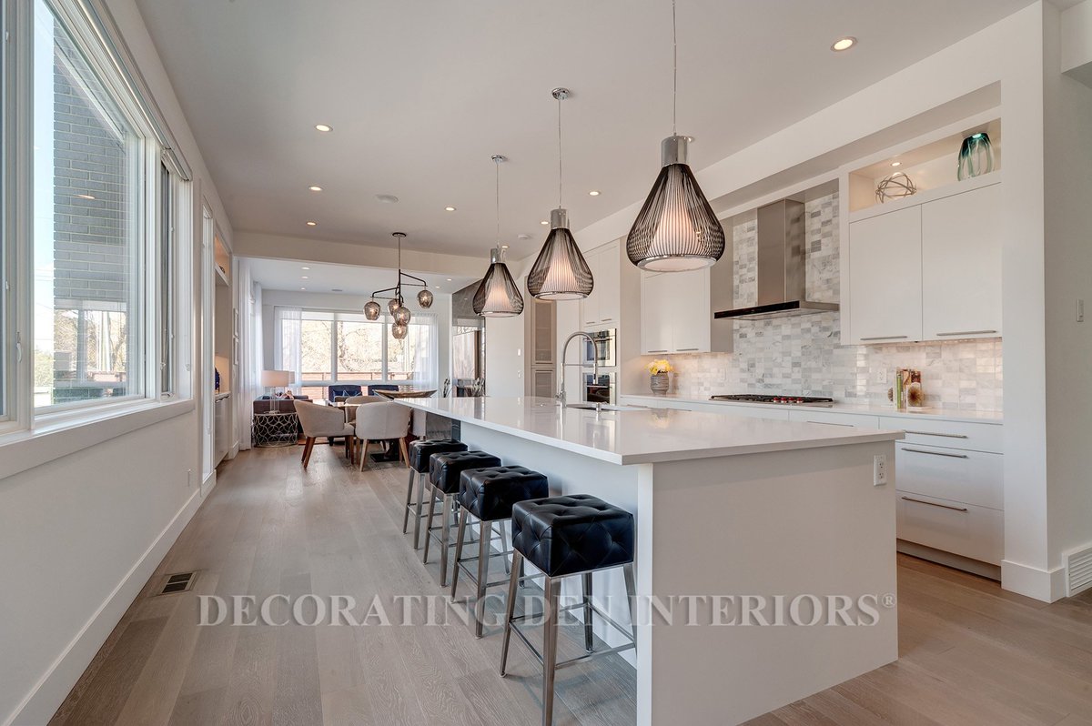 LandryDesigns's tweet photo. What is your favorite design element in this kitchen?

#InteriorDesign #HomeDecor #KitchenDesign https://t.co/X1c6p91mB6