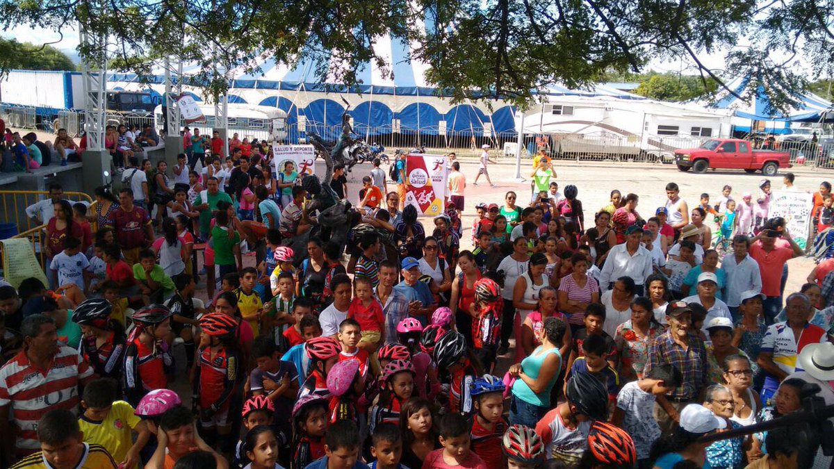 gobertolima's tweet photo. Fue todo un éxito el festival deportivo y cultural del #Espinal que realizamos a través de los monitores de @IndeportesTol https://t.co/Ut0vCR9lW3