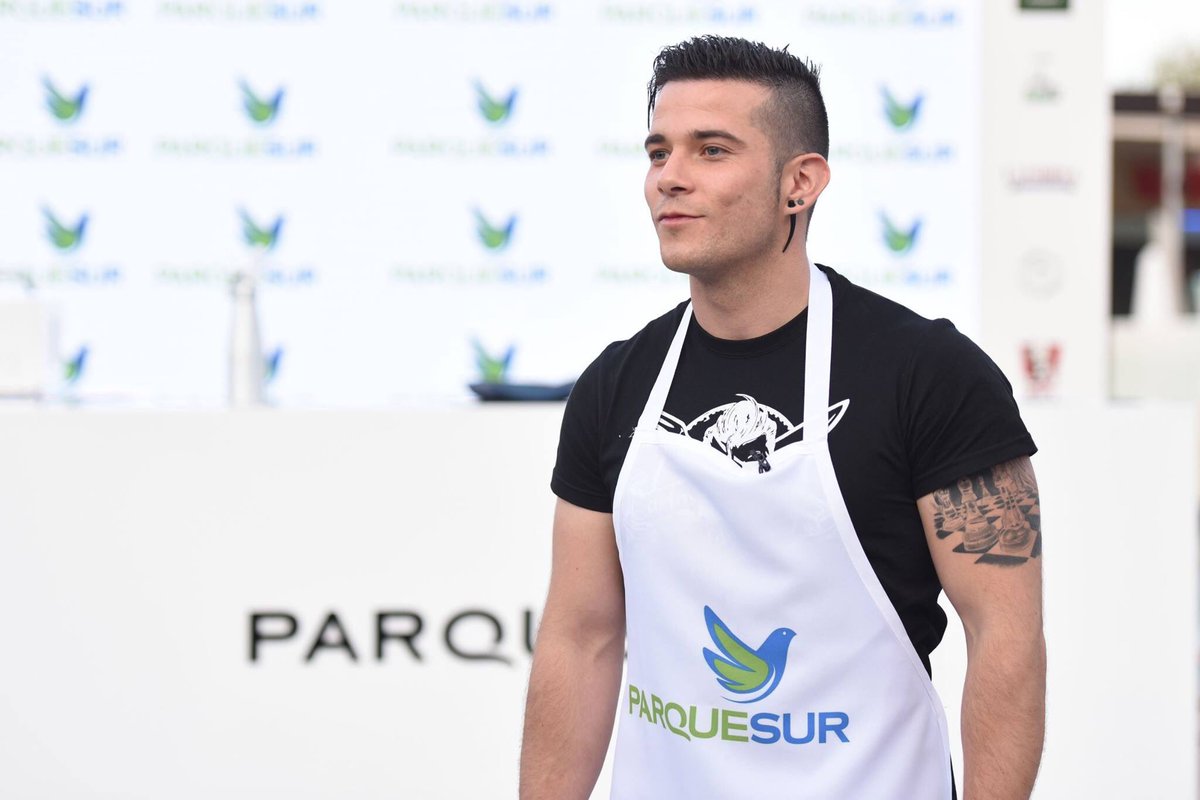 ChefservicesES's tweet image. Carlos Maldonado, el ganador de @MasterChef_es 3, vuelve el próximo 15 de junio a las 19 de la tarde a @CCParquesur #showcooking #chef