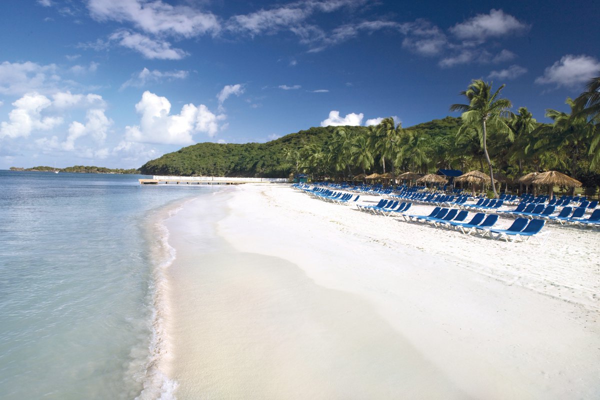 Island_of_Light's tweet photo. 🌴 Palamino Island is the home of the main stage will be taking place for #IslandofLight is a private island owned by @ElConResort! 🌴 https://t.co/HIWp3eRxeC