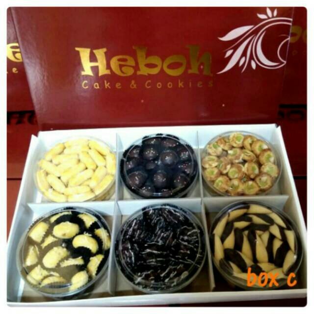 13sungkar13's tweet photo. Temukan dan dapatkan Kuker Lebaran Heboh Cookies Paket Box C hanya Rp 200.000 di Shopee sekarang juga! https://t.co/eBX3CzwkoF #ShopeeID https://t.co/h8QlJ61yBl