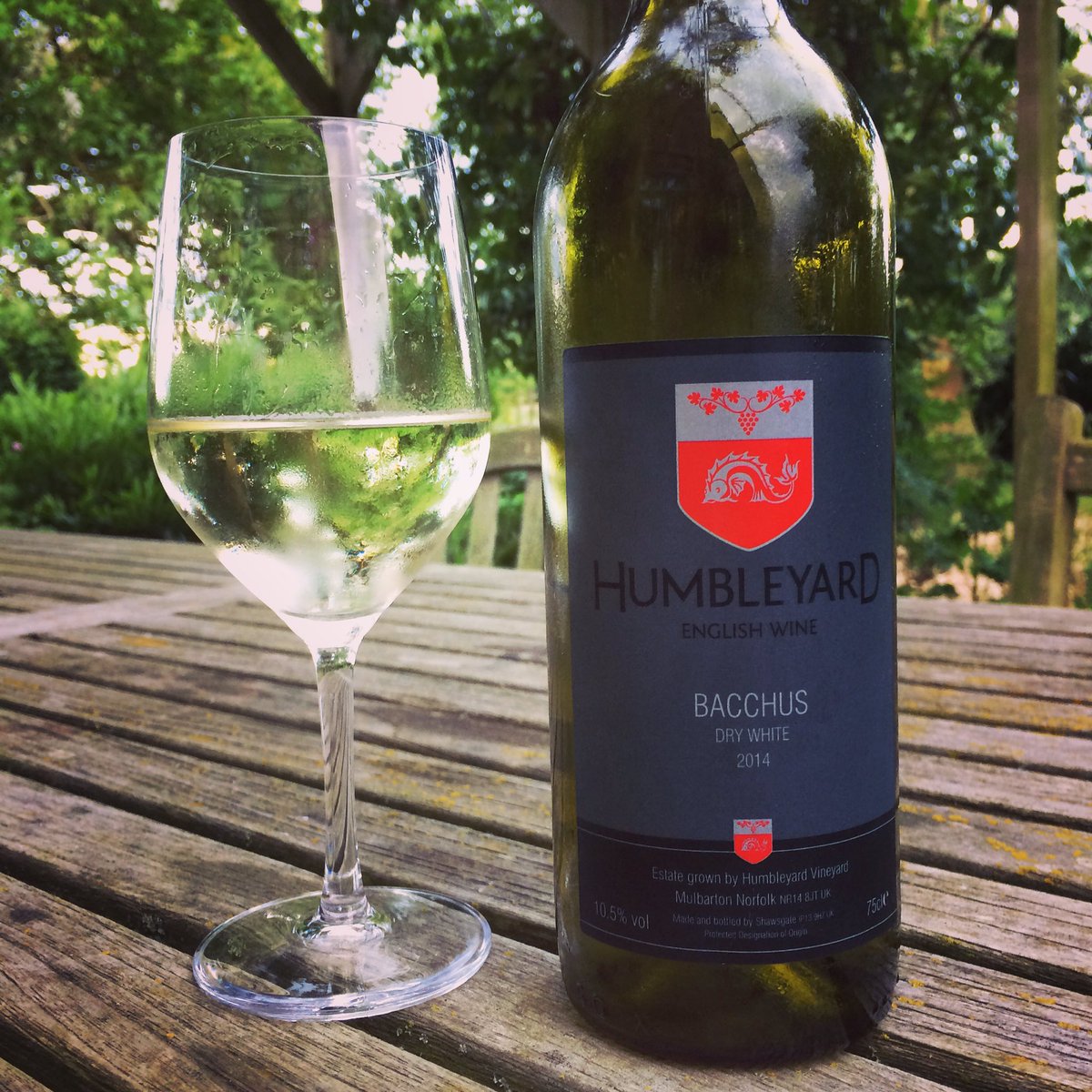 After trying <a href="/Humbleyard/">HumbleyardVineyard</a> #bacchus at a #Norfolk #wedding this weekend I decided to treat myself to a bottle today #mondaywine #delightful