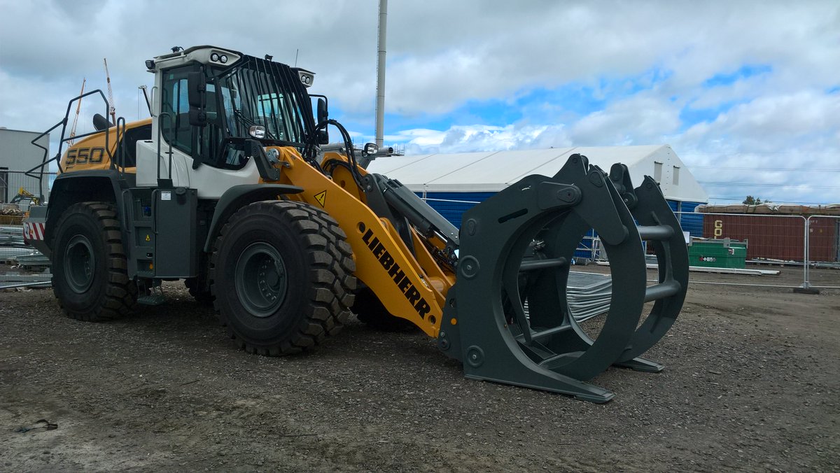 2 new @LH_Construction machines delivered to site last week, LH35MT and L550 Industrial X Power wheel loader. #investingforthefuture