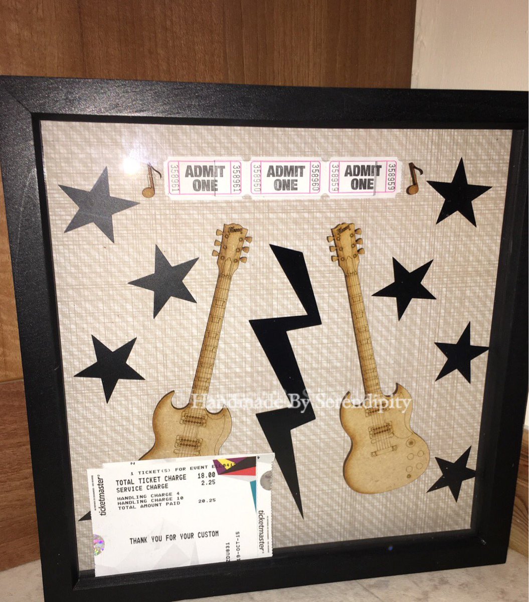 GiftSerendipity's tweet image. Somewhere to put all those ticket stubs 🎼🎸🎤 
If you're anything like me you'll need a few! 🎟 #handmade #frame  #memoryframe #memories #gigs