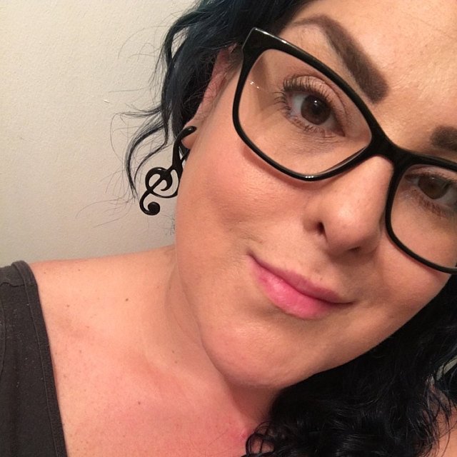 TwoFeathered's tweet photo. Thanks for the 5 star review Sasha.  Glad you like our hangers.  Want your own pair?  Here is the link...https://t.co/CoV4QvQIhq https://t.co/bPorTpM2CK