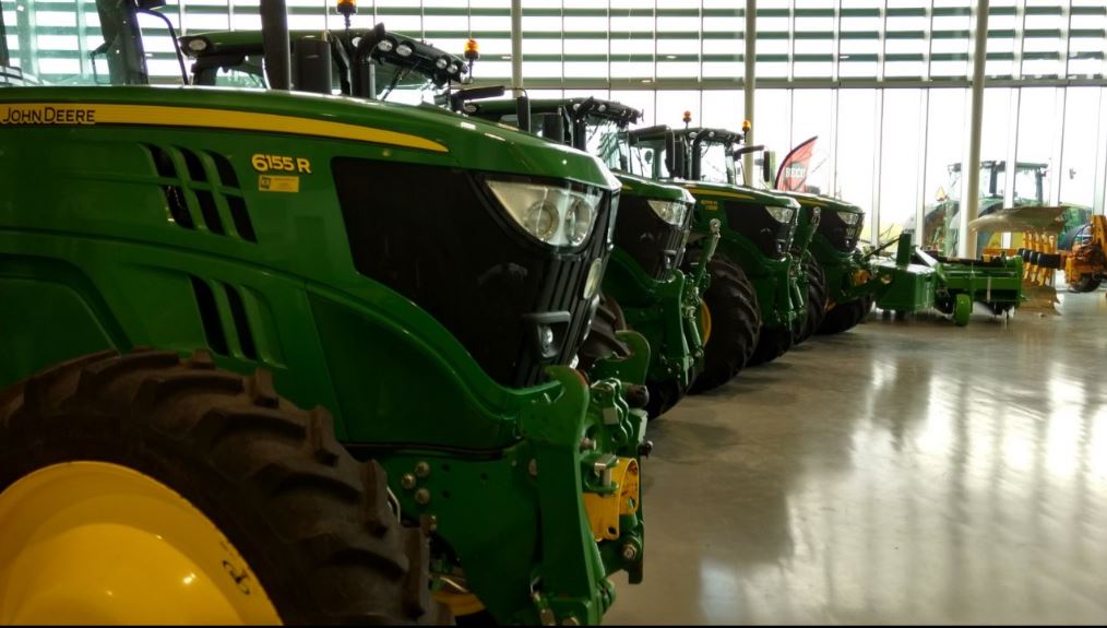 pts_ag's tweet photo. Hard at work this afternoon at the Agriport @KraakmanPerfors location... @Tieuwke @robinbosss @RobMeijs . Thanks for hosting us Mark! https://t.co/lkpy2juxqQ