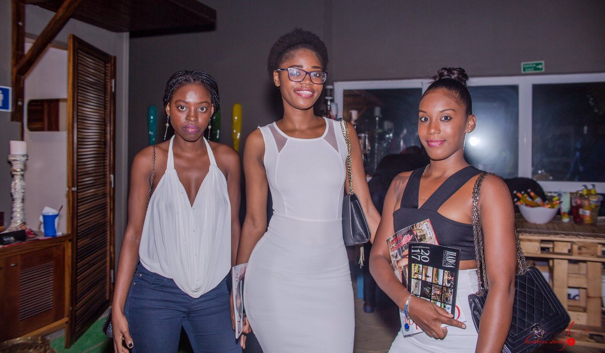 dnevula's tweet photo. #4brotherstudio #HadjaModels_7_anos #Redcup #photography @hadjamodels #Luanda #directordne #4brotherstudio #like4like #likeforlike https://t.co/pjPMgMrJl4