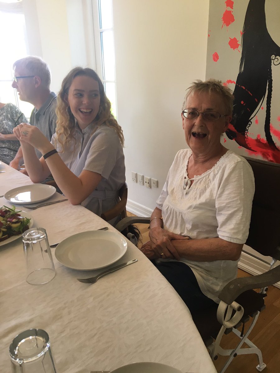 Sarahboe_'s tweet photo. Turned 18 yesterday!!!! Finally legal in DK!❤️🎉🎊🎁🎈#lookatmacutegrandma https://t.co/uRSGjabVLY