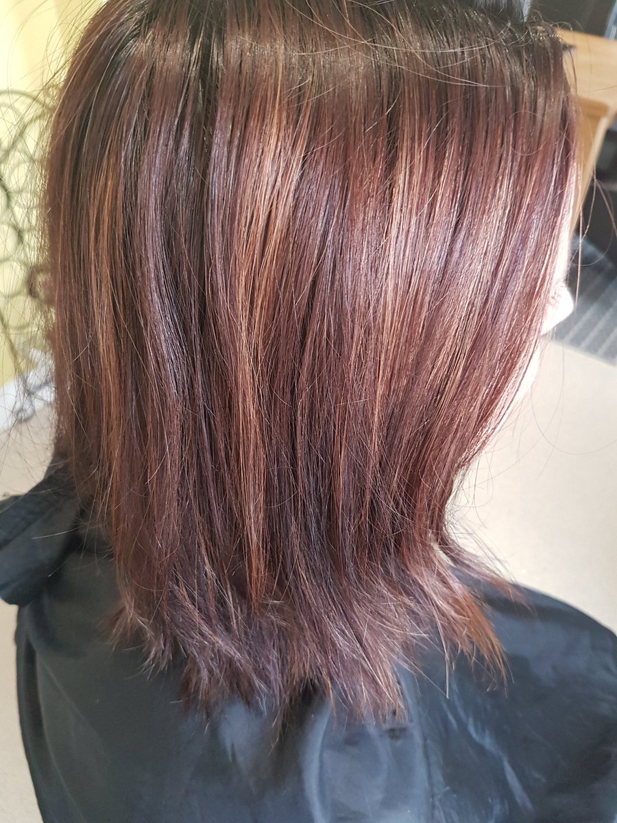 sozpink's tweet photo. Before and after #lovemyjob #summerhair @sozpink #trueloxx https://t.co/3BA8iSBXdj