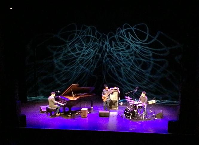 EmbacubaNZ's tweet photo. Superb performance Harold Lopez-Nussa. Great #Cuba🇨🇺 music🎹🎻🥁. Wonderful audience! Many thanks @welljazzfest @WgtnCC #AbsolutelyPositively https://t.co/PnX7kaWBS7