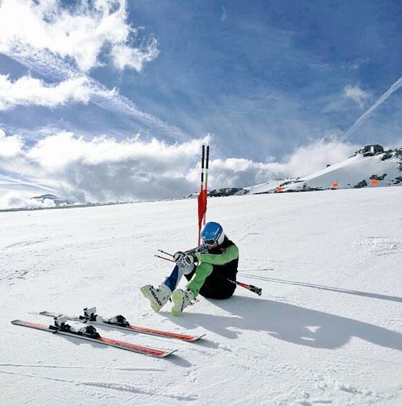 OnLineSkis's tweet image. ....pour d'autres c'est deja le retour sur les #skis Alpin pour Jenny #Piot🇫🇷,Marusa Ferk🇸🇮 et Margot #Bailet ou de Rando pour MM.#Gagnon🇨🇦.