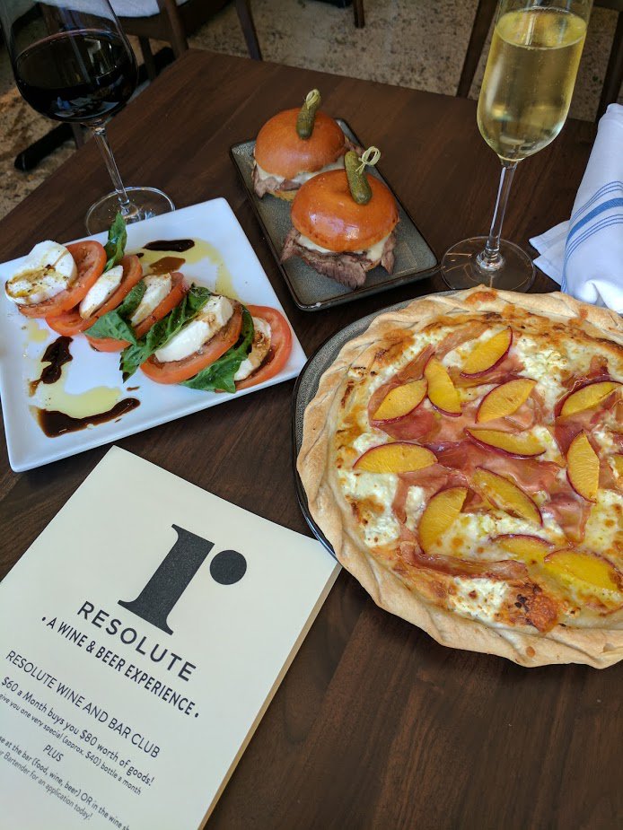 ResoluteSF's tweet image. Bunch of new tasty treats @ResoluteSF. Watch #NBAFinals2017 #GoWarriors with us! Starts at 6:00! #wineoclock