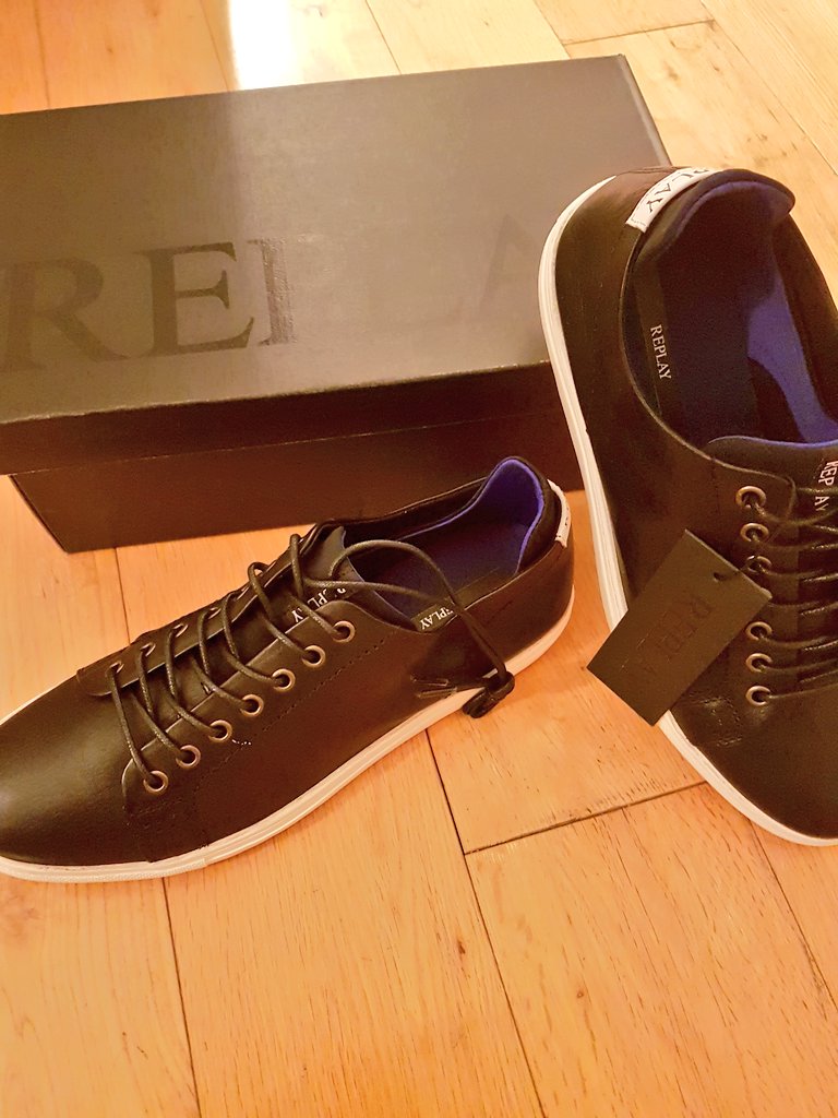 RabbitStrat's tweet photo. New Kicks @CH_OUTDOOR #CHOFASHION https://t.co/ByCJa9x9Qa