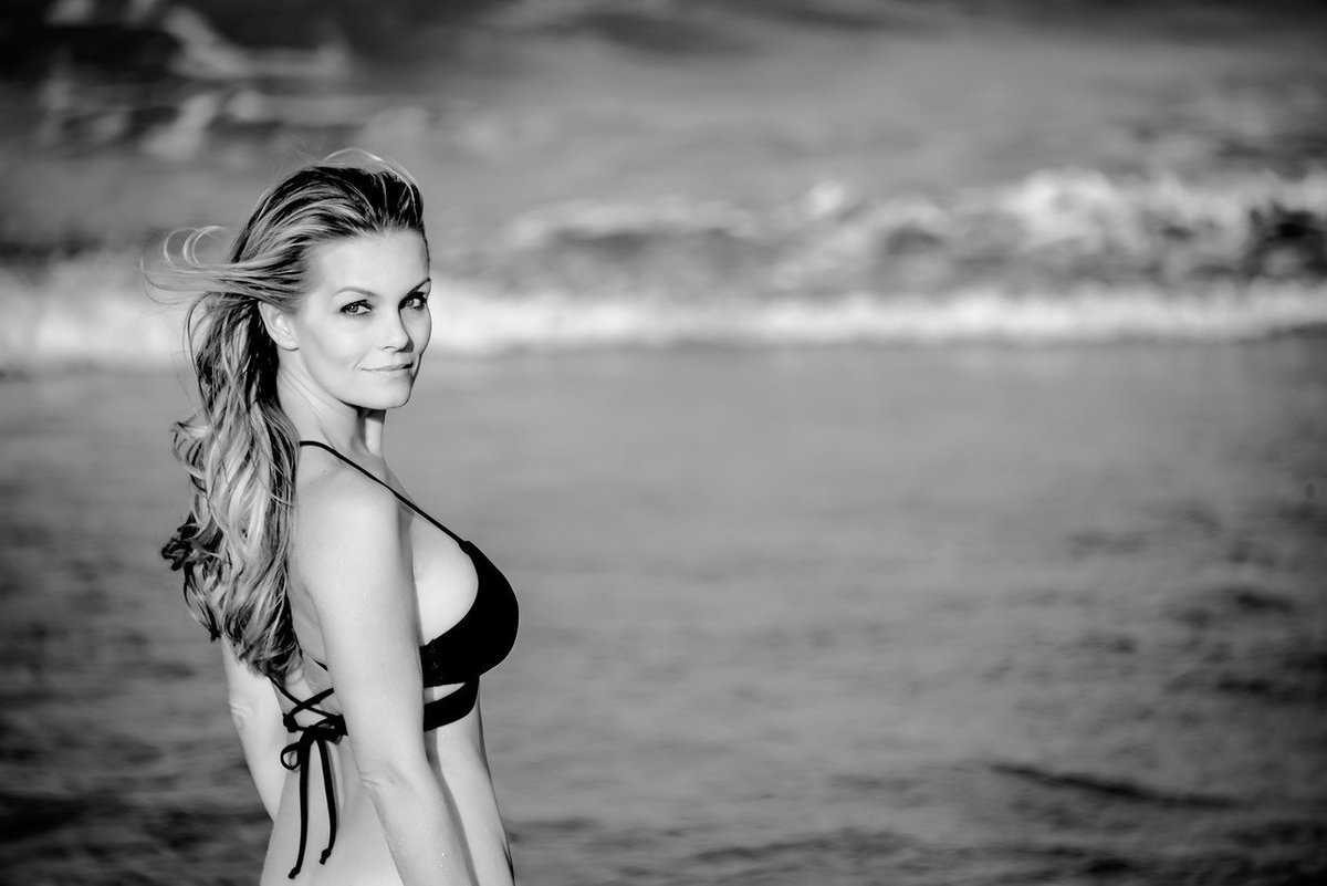 Check it Out: #KellyPackard @WingmanMagazine  #BAYWATCHMOVIE  #CaliforniaDreams  #RipleysBelieveItOrNot   
Magazine: magcloud.com/browse/issue/1…