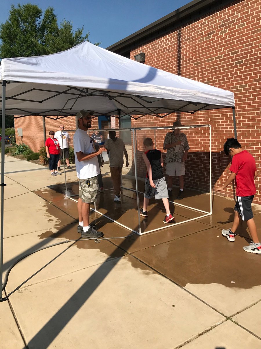 kjerstix6's tweet photo. Jog_a-thon fun@pattiepanthers. Thanks parent volunteers and PTCO https://t.co/WEHtWZc0zH